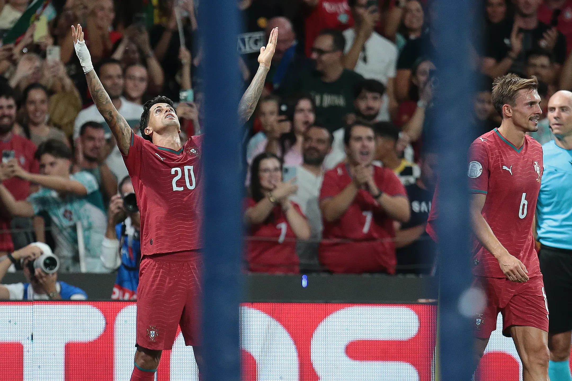 João Cancelo: "Cristiano é o nosso capitão"
